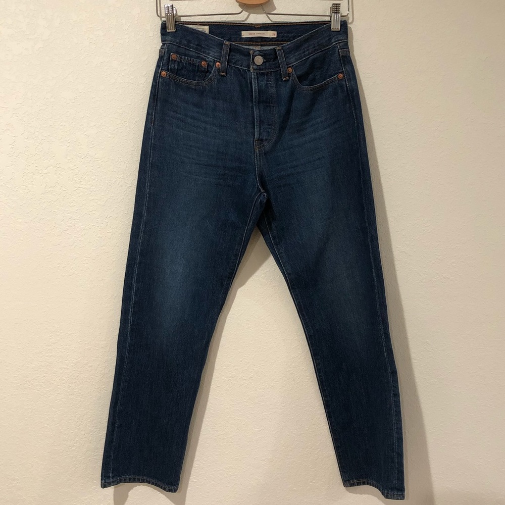 Levi’s Wedgie Straight Button Front Jeans size 26